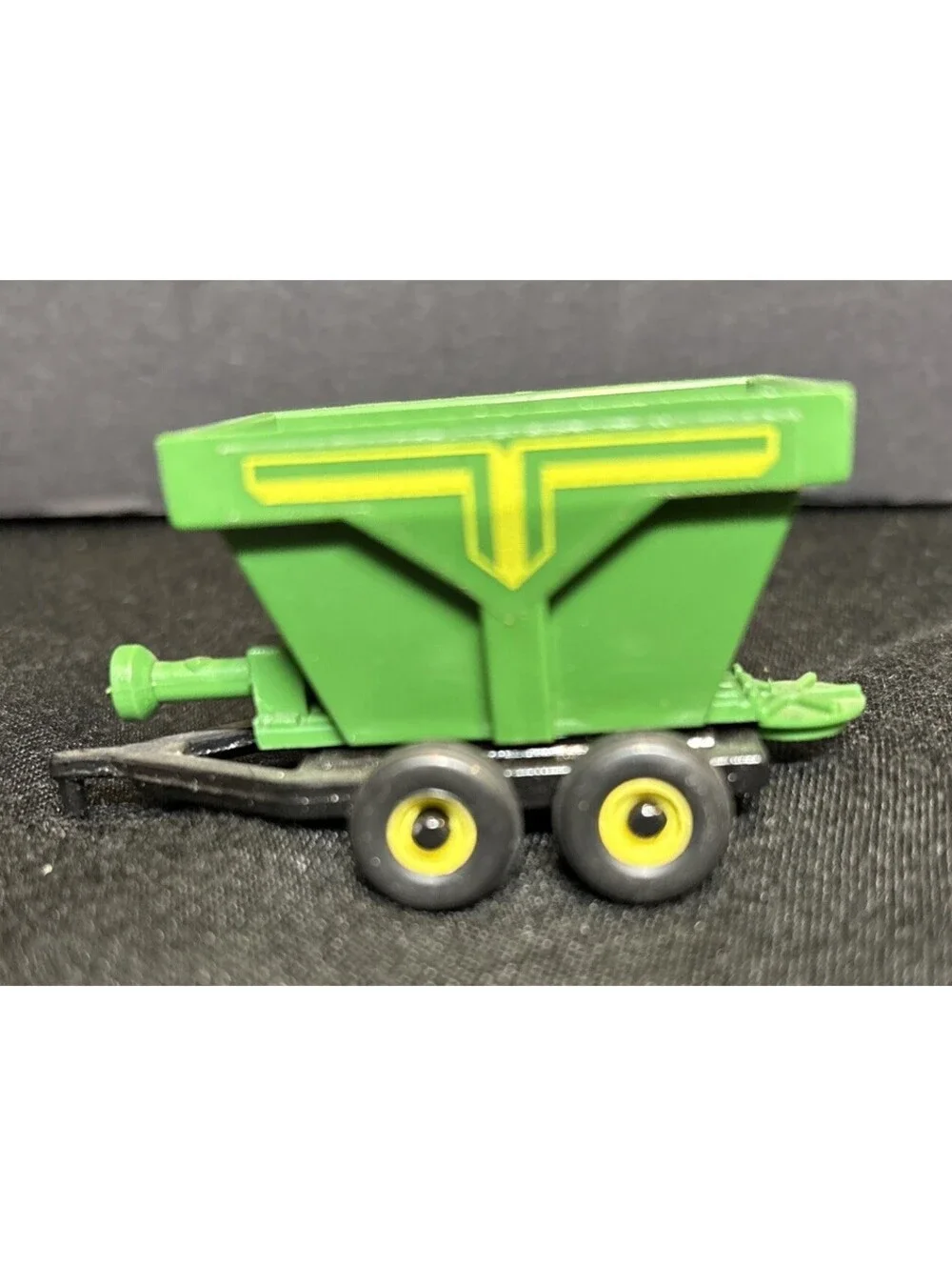 VTG 1967 ERTL John Deere Grain Cart Made In USA 1/64 Great Unplayed With Toy